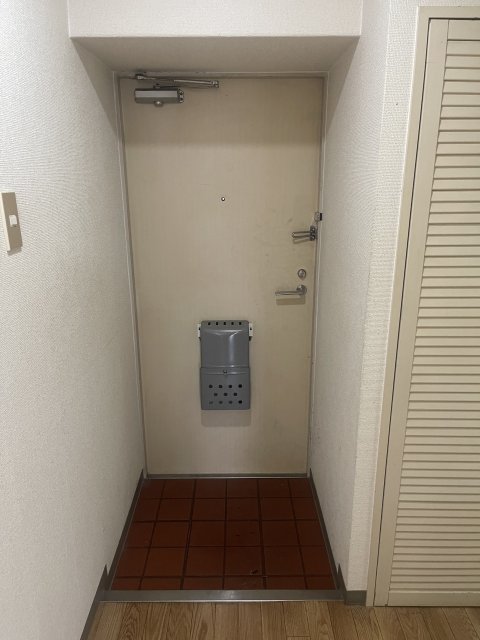 玄関　同物件別号室