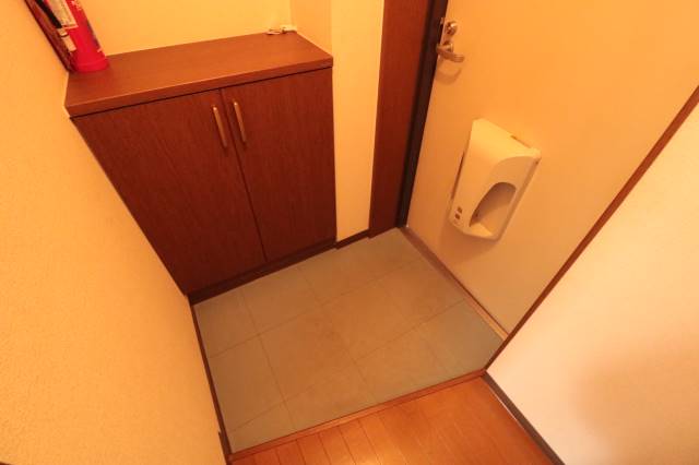 玄関　シューズボックスあります♪