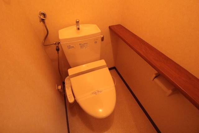 トイレ　人気設備♪シャワートイレ♪