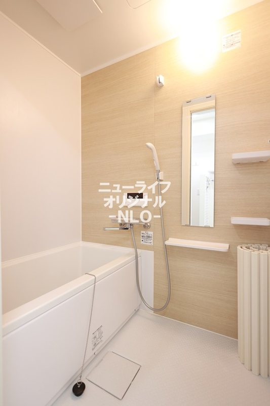 バス・シャワールーム　一日の疲れを癒すバスルームは追い焚き機能付き☆