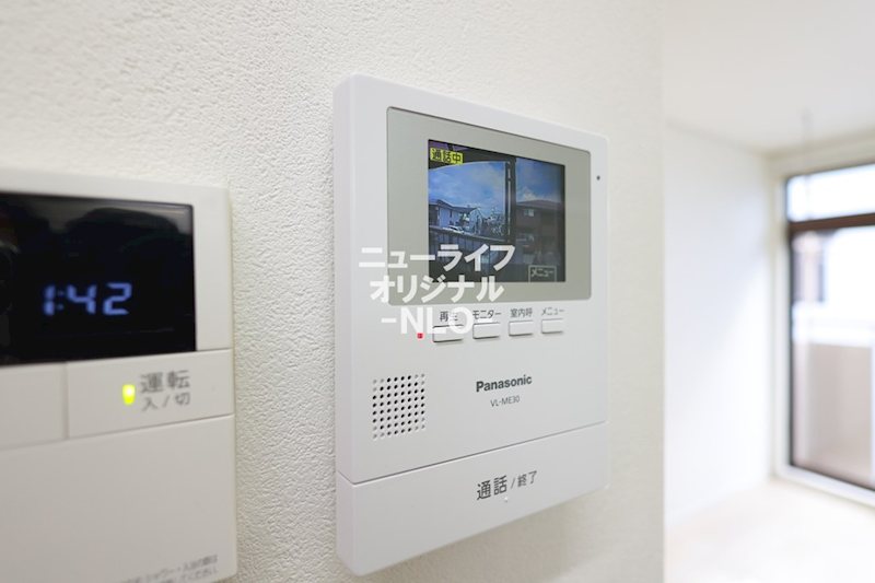 セキュリティ　室内に居ながら訪問者を目視できるTVモニターホン付で安心☆