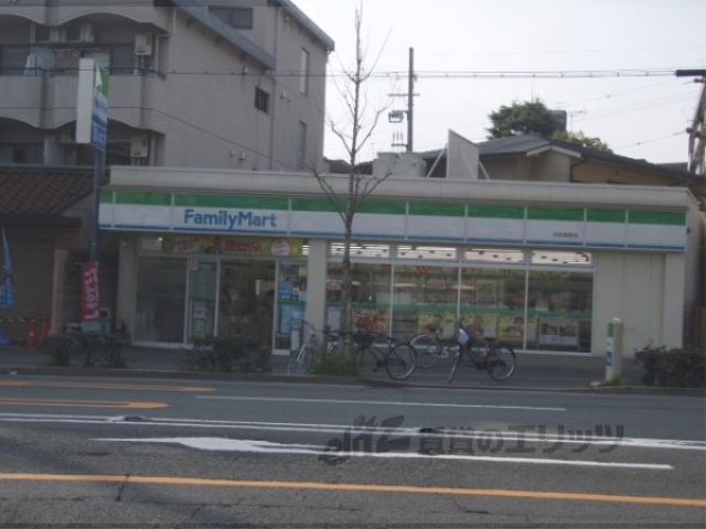 コンビニ　ファミリーマート東鞍馬口店（コンビニ）まで180m