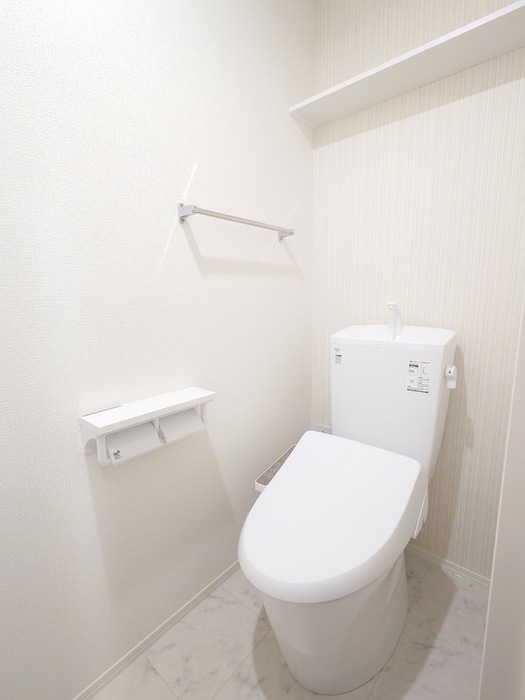 トイレ　温水洗浄暖房便座