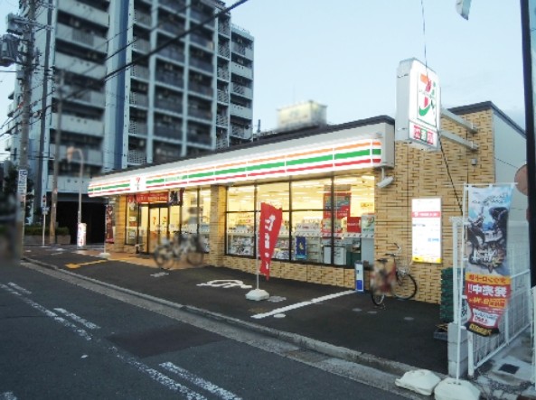 コンビニ　セブンイレブン 八尾光町1丁目店（コンビニ）まで120m