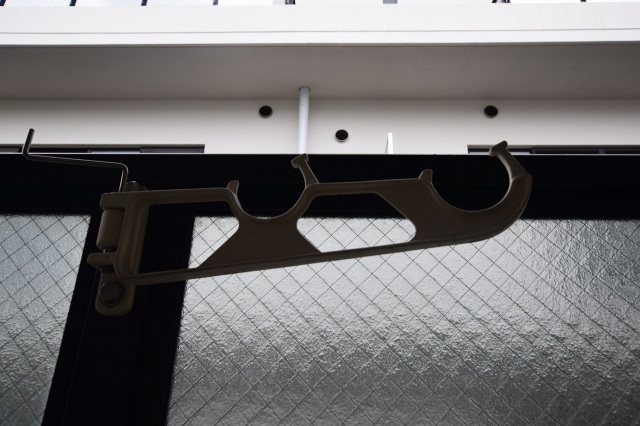 バルコニー　竿受け