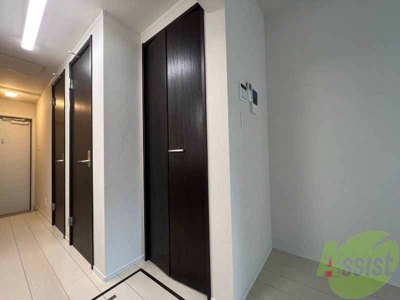 収納　洋室にある収納スペースは十分な広さがあると思います。