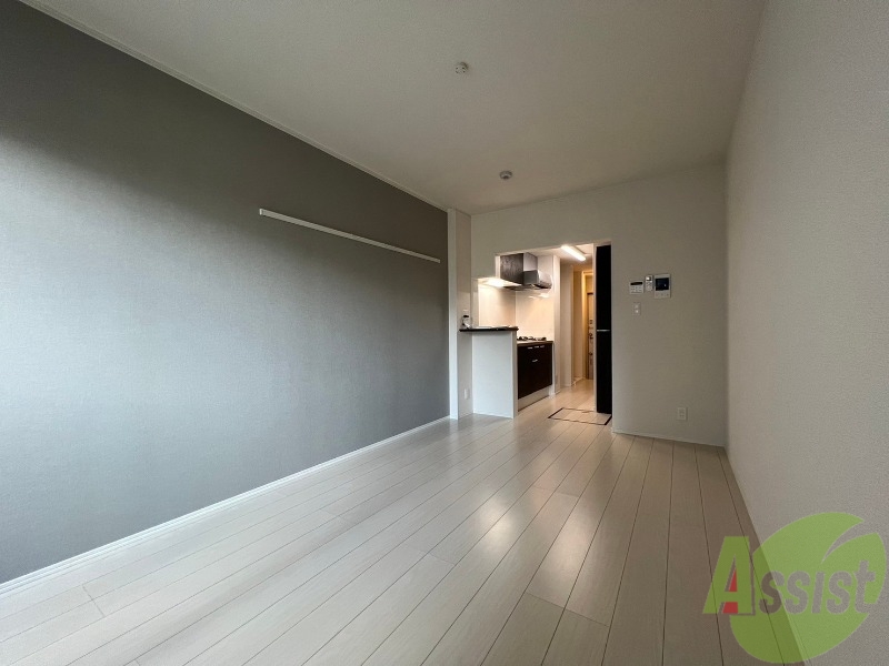 その他部屋・スペース　寝室としてもスペースに余裕があり、陽当たりが良いですね。