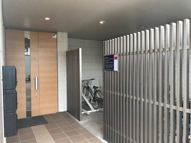 エントランス　オートロック付き