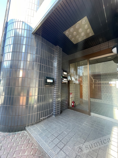 エントランス　オートロックで部外者はシャットアウト♪♪