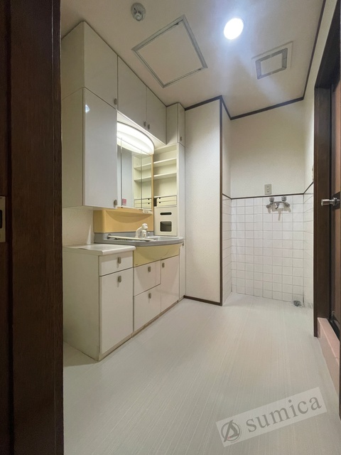 洗面設備　洗面脱衣所付き！独立洗面台が便利です♪♪