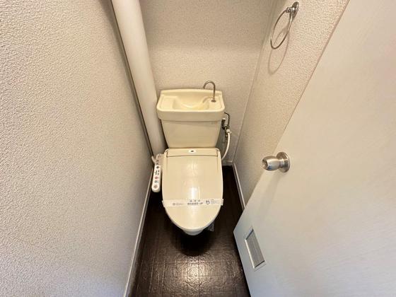 トイレ　※別部屋の写真です