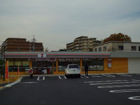 　セブンイレブン茨木穂積台店（その他　383m）