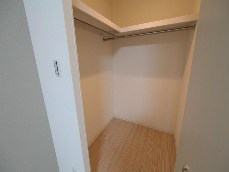 収納　ウォークインクローゼット付（収納充実してます）