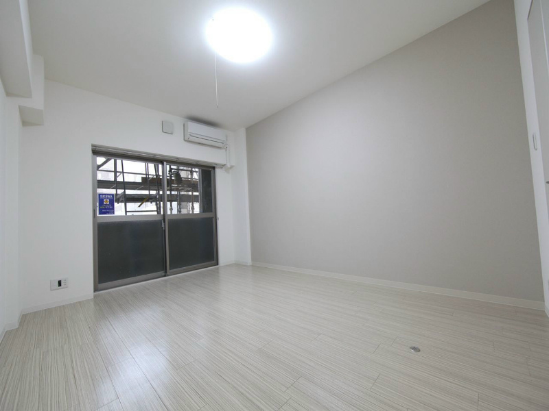 バルコニー　洋室9.5帖　ウォークインクローゼット付（収納充実してます）