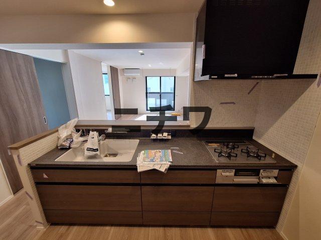 キッチン　ガス3口グリル付システムキッチン