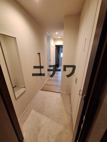 玄関　玄関姿見付