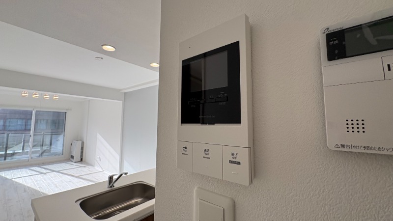 セキュリティ　モニター付きインターホン