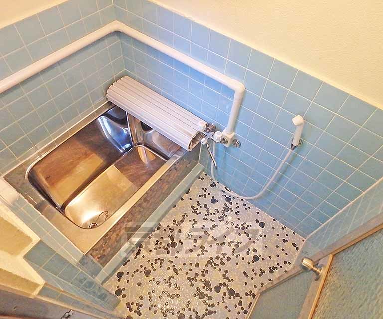 バス・シャワールーム　リラックスできるバスルームです。