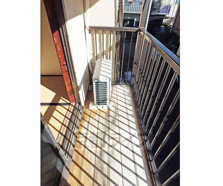 バルコニー　日当たりの良いバルコニです。