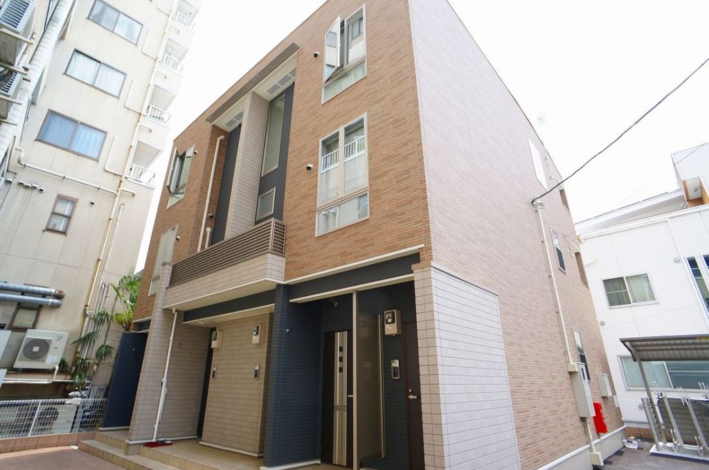 秩父市番場町のアパートの建物外観