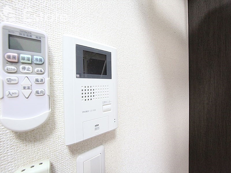 セキュリティ　モニター付きインターホン