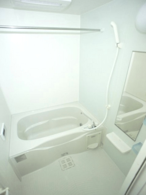 バス・シャワールーム　ゆったり過ごせるお風呂です♪