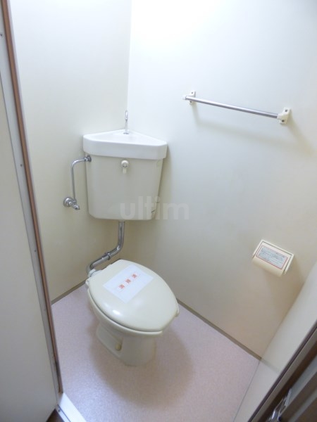 トイレ　※別のお部屋のお写真です。御参考までに。