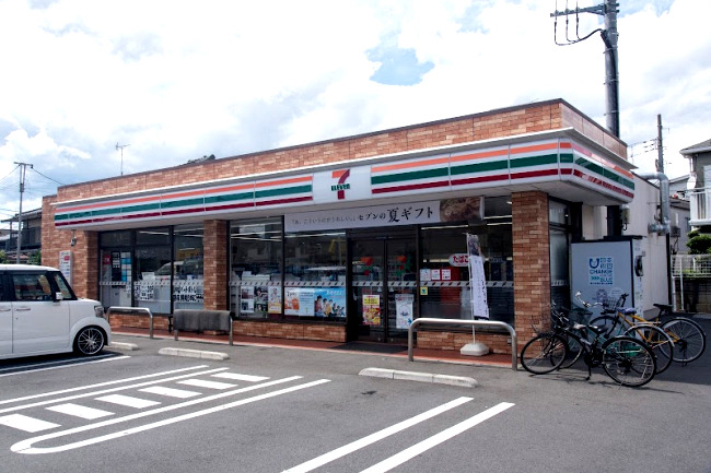 コンビニ　セブンイレブン 東大和中央店（コンビニ）まで428m