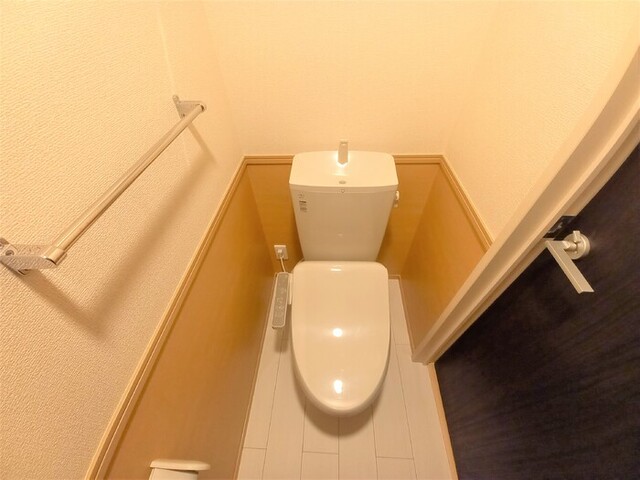 トイレ　温水洗浄暖房便座トイレ