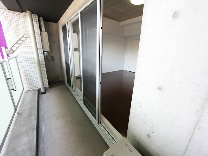 バルコニー　バルコニー　洗濯物が干せます