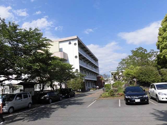 中学校　三島市立南中学校（中学校）まで726m