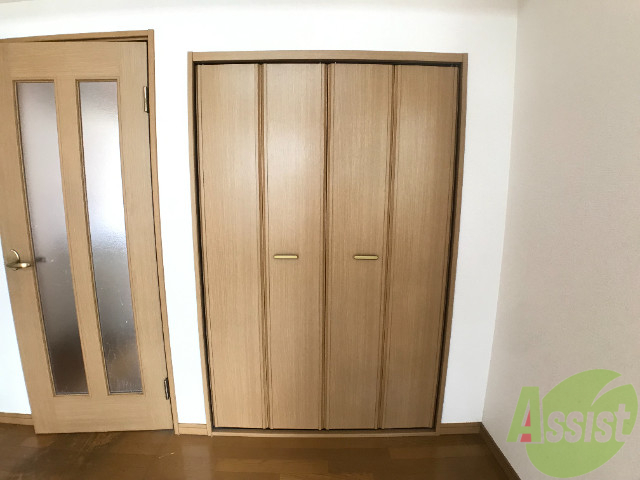 収納　収納はこちらのクローゼットをお使いください。