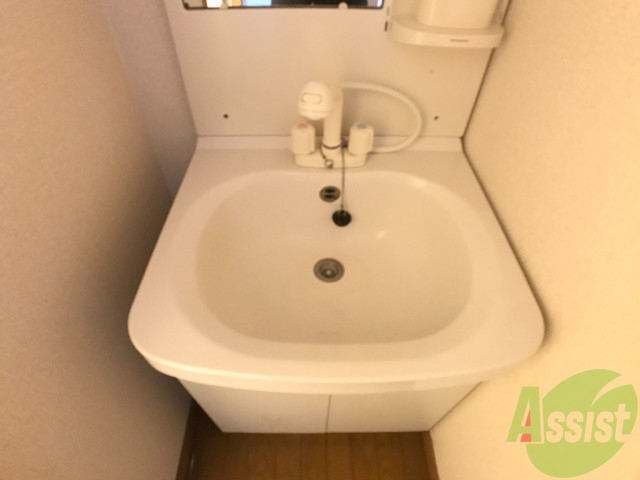 洗面設備　洗面台はシャワードレッサーなので朝の身支度も楽々ですね～