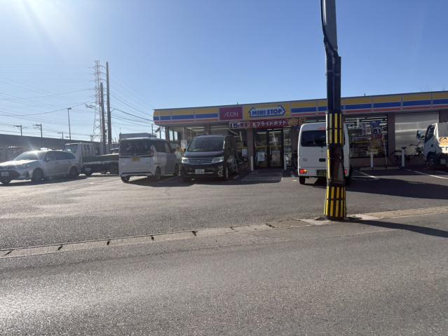 コンビニ　ミニストップ（コンビニ）まで496m