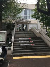 図書館　杉並区立高円寺図書館（図書館）まで364m