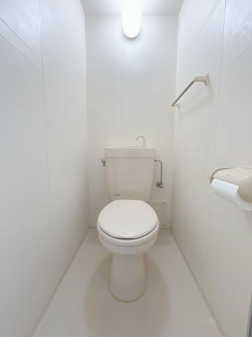 トイレ　別号室の画像です。ご参考下さい。