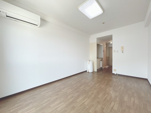 居室・リビング　別号室の画像です。ご参考下さい