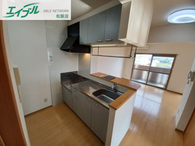 キッチン　別部屋参考写真です