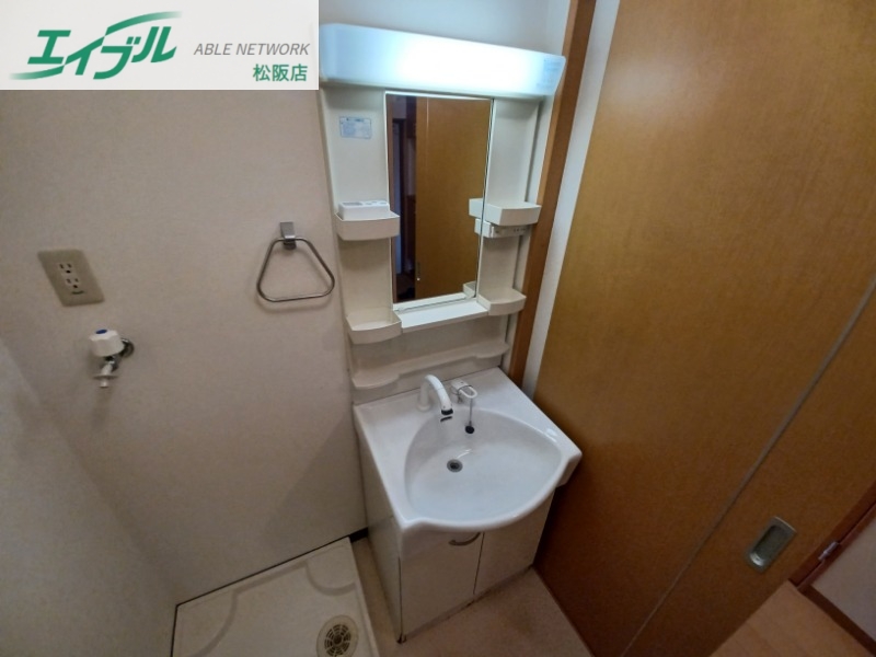 洗面設備　別部屋参考写真です