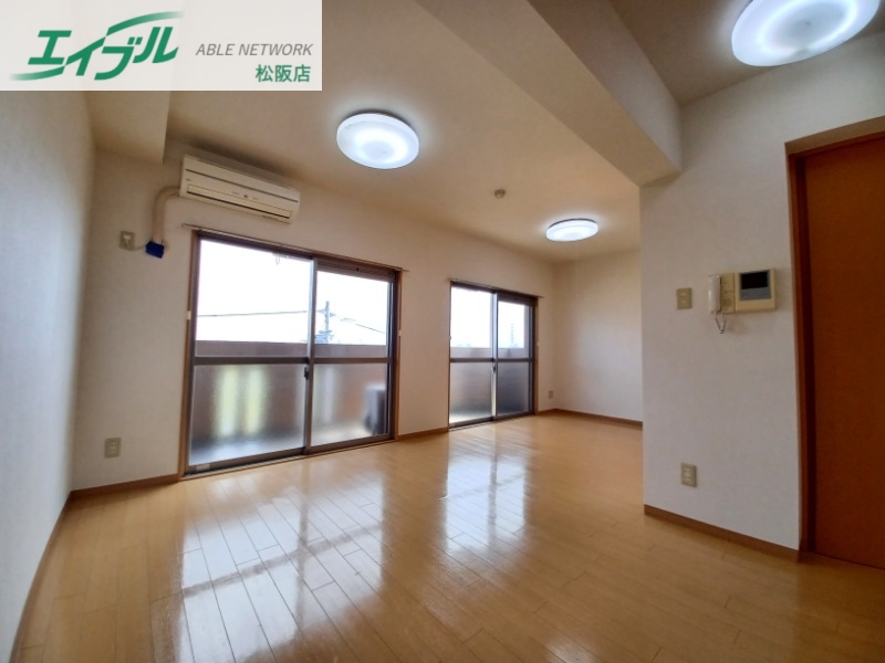 居室・リビング　別部屋参考写真です