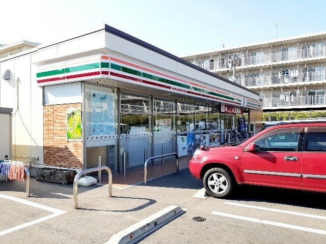 コンビニ　セブンイレブン長野花咲町店（コンビニ）まで514m