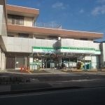 コンビニ　ファミリーマート 専大松戸高校前店（コンビニ）まで1252m