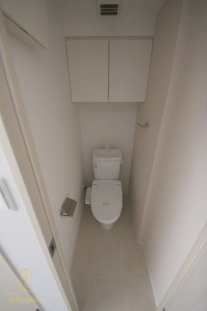 トイレ　コンフォリア心斎橋EAST