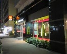 飲食店　マクドナルド西新宿店（飲食店）まで40m