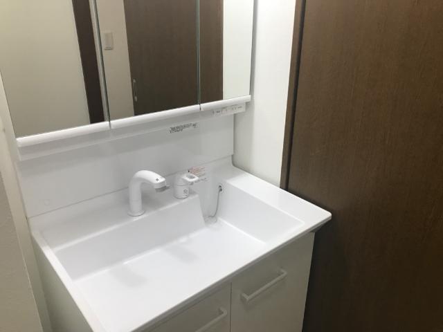 洗面設備　洗髪洗面化粧台