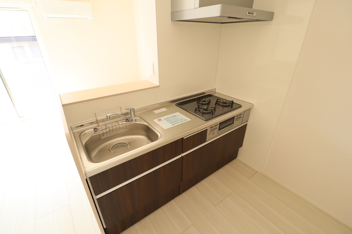 キッチン　イメージ写真　収納たっぷりのキッチン　対面キッチン