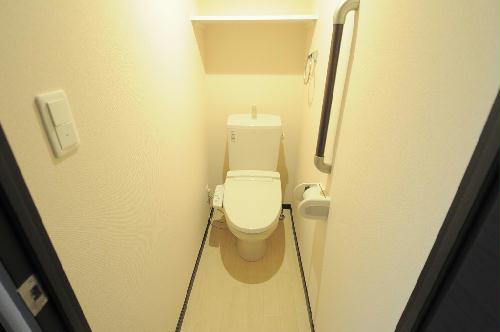 トイレ　温水洗浄便座付き