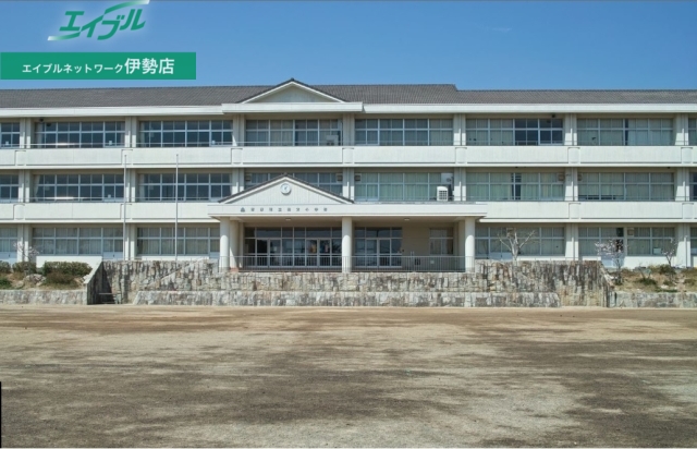 小学校　志摩市立鵜方小学校（小学校）まで400m