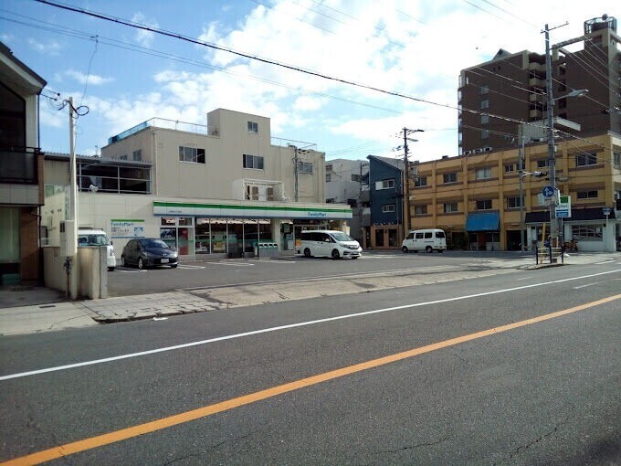 コンビニ　ファミリーマート今津中三丁目店（コンビニ）まで1181m