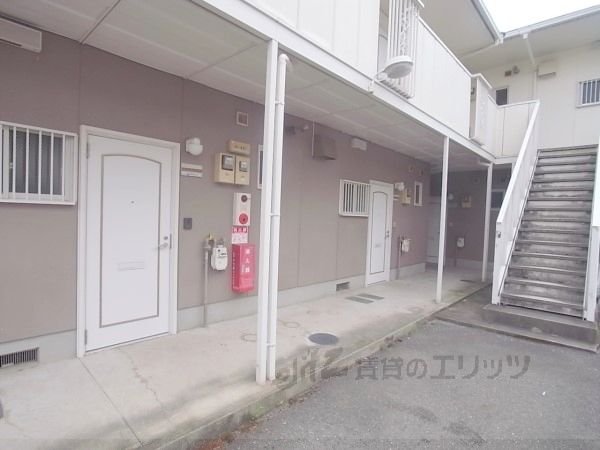 エントランス　通路